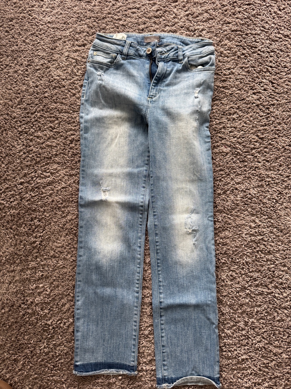 DL1961 Women’s Light Blue Distressed Jeans